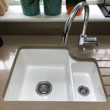 Grey kitchens with white worktops howdens bathrooms. Howdens Haworth White Kitchen With Quartz Worktops And Appliances Used The Used Kitchen Company