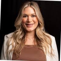 Sarah Reade's Instagram, Twitter & Facebook