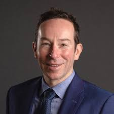 Kendra Maclean's Instagram, Twitter & Facebook