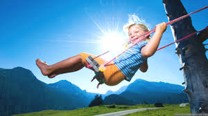 Resultado de imagen para kids having fun in the summer