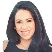 Amy Servin's Instagram, Twitter & Facebook