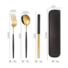 Sangat cocok dibawa berpergian, cocok juga untuk dipakai anak2. Alat Makan Korea Cutlery Set Sendok Garpu Sumpit Portable 1 Set Wadah Hitam Gold Lazada Indonesia