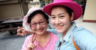 Elderly grocery store worker receives new boiler at home thanks to kind  shopper