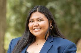 Roxanne Ramos's Instagram, Twitter & Facebook