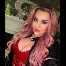 Can anyone recommend an excellent birth doula or midwife in the Findlay  area who may be willing to take