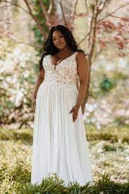 Sleeveless V Neckline A Line Wedding Dress With Lace Bodice And Chiffon Skirt Kleinfeld Bridal Allure Bridal A Line Bridal Gowns Wedding Dresses