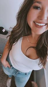 I'm Ella, and I have a cheesy smile 😁