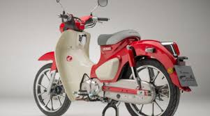 Meskipun banyaknya varian tipe matic yang semakin gencar menyingkirkan jenis motor bebek. Wuih Honda Bakal Sulap Motor Bebek Super Cub Jadi Motor Listrik