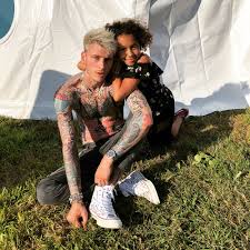 Megan fox and machine gun kelly made their first major public appearance at the american music awards. Machine Gun Kelly Implores Media To Change The Narrative At Est Fest Variety