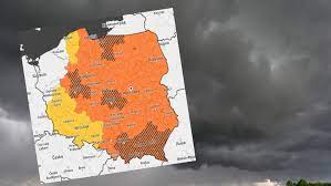 Tylko w niej integracja wszystkich dostępnych modeli pogodowych, ostrzeżenia, podgląd map radarowych i wyładowań. Iwsgux6 Adswvm