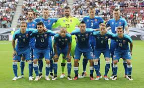 Künast beruft 24 spieler in den kader / drei erste internationale vergleiche: Slowakei Em Teilnehmer 2016 Europameisterschaften Turniere Die Mannschaft Manner Nationalmannschaften Mannschaften Dfb Deutscher Fussball Bund E V