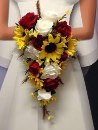 The perfect summer wedding flower, sunflowers work well in bouquets and boutonnieres and look reserved for carmen sunflower wedding 4 piece set sunflower bouquet set twine wrap country. 12 Wedding Bouquet Sunflowers Arabia Weddings