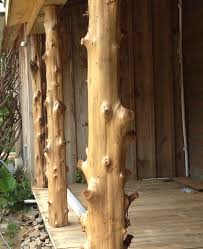 Our fohc western red cedar posts give you good quality at an affordable price. Unique Support Cedar Logs As Porch Posts House Tipster