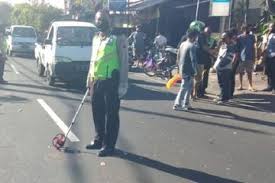 Layangan nilon nylon besar benang benang layangan layangan bali koang by ten . Warga Menjerit Ketakutan Lagi Lagi Benang Layangan Makan Korban Pemotor Tersungkur Tutup Usia Bersimbah Darah Semua Halaman Gridmotor Id