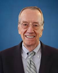 Loraine Holland's Instagram, Twitter & Facebook