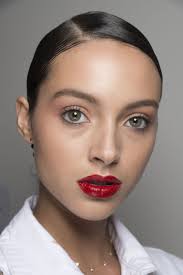 Every High Fashion Make Up Look From Backstage At Fashion Week Ss19 Makeup Looks Spring Beauty Trends Spring Makeup Trends