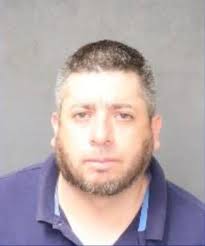 Josue Macías fue detenido el día de hoy por cargos de secuestro y abuso  sexual de dos mujeres en casos distintos de 2023 y 2025. Más detalles a las  5 y a las 10.