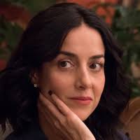 Paulina adelantó que en esta segunda temporada no tendrá al mando ninguna de las propiedades de sus padres. Paulina De La Mora The Personality Database Pdb The House Of Flowers La Casa De Las Flores