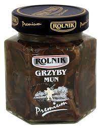 W hipermarketach znajdują się często działy z egzotycznymi produktami, takimi jak makaron z tapioki czy sos teriyaki. Grzyby Mun Rolnik