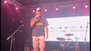 Travis Kelce sweetly spots mom while talking at his car show | Kansas City  Star