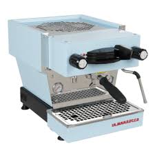You can now also manipulate the pressure in the full range of pressure from 0 to 9 bars. La Marzocco Gs3 Bloom Coffee Room