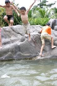 If you are looking for a unique holiday with your family, try this park and you will be fascinated with the facilities provided here. Hot Spring Sg Klah 04 Photo