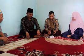 Jumlah foto untuk nikah di kua biaya nikah di kua syarat dan ketentuan menikah di kua. Pernikahan Di Tengah Wabah Corona Akad Nikah Lewat Video Call Dan 2 400 Undangan Dibatalkan Halaman All Kompas Com