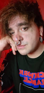 Are Megan and Wayne doing selfies does anyone know if been past there  tables ?