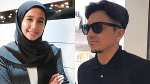 Engku emran meluahkan pendapat yang berbeza tentang erra fazira walaupun bekas isterinya itu berdepan kecaman segelintir netizen rentetan persengketaan yang tercetus dengan datin seri umie aida. Postingan Terbaru Instagram Engku Emran Isyaratkan Rasa Kangen Semoga Kau Tetap Datang Padaku Tribunnewsmaker Com