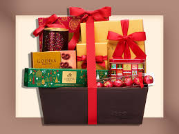 Boxes make the perfect local gift or virtual event goodies for your valued customers, employees, and vips! 14 Delicious Holiday Gift Boxes For Food Lovers Food Wine