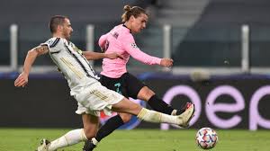 Etwas/jemanden überlasten — jemandem so viel arbeit machen, dass es zu viel wird. Juventus Barca Antoine Griezmann Un Premier Rebond Et Une Nouvelle Promesse Eurosport