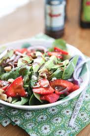 How many calories in a garden salad with balsamic dressing. Spinach Strawberry And Walnut Salad With Raspberry Balsamic Vinaigrette