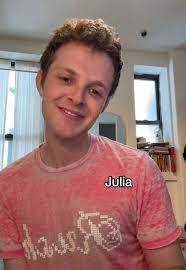 Julie Folk's Instagram, Twitter & Facebook