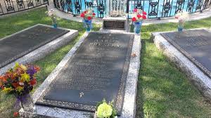 Jump to navigation jump to search. Memphis Graceland Home Grave Of Elvis Presley Music By George Souls Incl Car Collection Museum Youtube