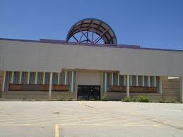Abandoned Toys R Us Stores Are Kind Of A Thing Now Toys R Us Stores Babies R Us Toys R Us