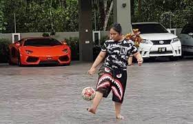 Apa nak buat dengan lambo ini? Ubah Tak Kita Sangka Anak Dato Seri Vida Handal Main Facebook