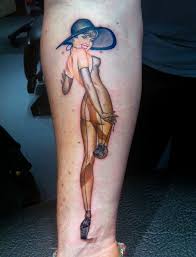 ¡vamos a ver los diseños más populares de este tatuaje y descubrir su significado! Significado De Los Tatuajes De Chicas Pin Up