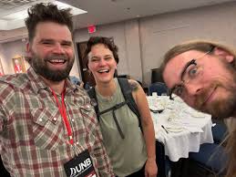 Jon Kuntz (@Shark_eye_sci)