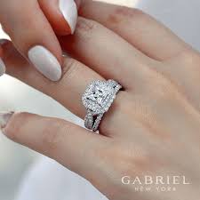 Pin On Gabriel Co Engagement Rings And Wedding Rings Emerald Lady Jewelry Destin Fl