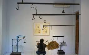 Timbangan atau neraca adalah alat yang dipakai dalam melakukan pengukuran massa suatu benda. Melihat Pameran Alat Ukur Dan Timbangan Di Bentara Budaya Yogyakarta Cek Ricek