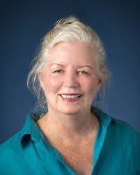 Deanne Louis's Instagram, Twitter & Facebook