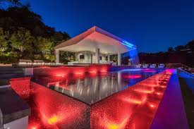 908 bel air road is a rental property located in los angeles, ca. Bel Air Iconic Property Returns The Market For 67 5 Million Luxury Houses