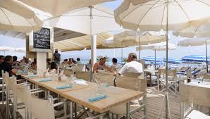 Son article sur la nouvelle carte d'identité nationale électronique hautement sécurisée fait partie des articles les plus lus sur lefigaro.fr. Beach Club Hotel Saint Aygulf Cote D Azur