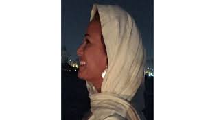 .مسایل حوزة علوم انسانی کشورهای شبه قاره(هند،پاکستان،بنگلادش) منتشر می شود. Ù‡Ù†Ø¯ ØµØ¨Ø±ÙŠ ØªØ±ØªØ¯ÙŠ Ø§Ù„Ø­Ø¬Ø§Ø¨ ÙˆØªÙ†Ø§Ù„ Ø¥Ø¹Ø¬Ø§Ø¨ Ø§Ù„Ø¬Ù…Ù‡ÙˆØ± Ù†ÙˆØ§Ø¹Ù…