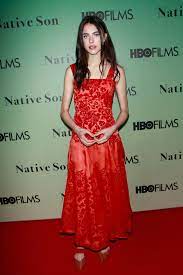 Дочь актрисы энди макдауэлл и бизнесмена пола куэлли. Celebrity Red Carpet