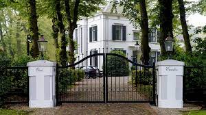 Corner box round corner round. Afperser Woonde Bij Linda De Mol Om De Hoek Rtl Nieuws