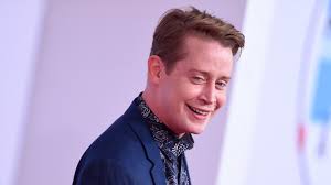 Elke morgen als je de krant openslaat lees je artikels over grensoverschrijdend seksueel gedrag, over kindermisbruik…. Home Alone Acteur Vrouwen Willen Steeds Die Film Met Me Kijken Eenvandaag