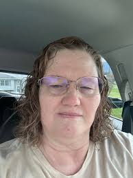 Hello, dear fellow dullies! I live in Virginia, USA with three cats. 51  years old, shoe size US 8, and a pre-workout banana enthusiast. Performing  in musicals is one of my non-dull