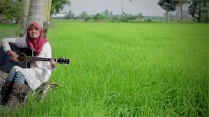 View latest posts and stories by @ainantasneem92 ainan tasneem in instagram. Aku Suka Dia Ainan Tasneem Official Mv Hd Video With Lyric Youtube