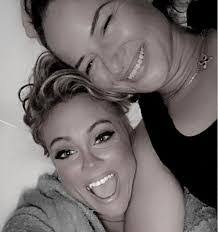 Mandy Noyes's Instagram, Twitter & Facebook